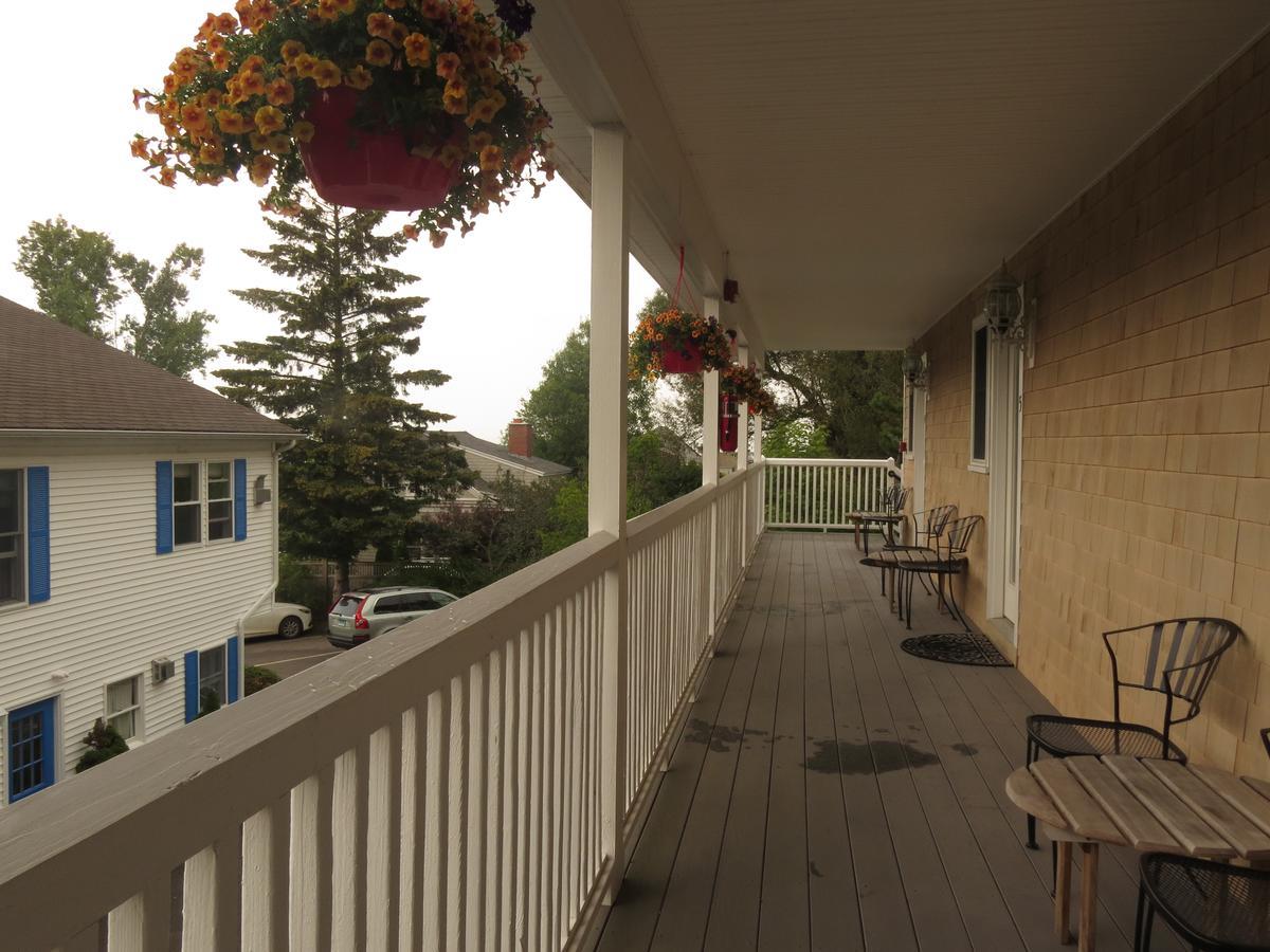 Blue Shutters Inn Carriage House Studios Огънкуит Екстериор снимка