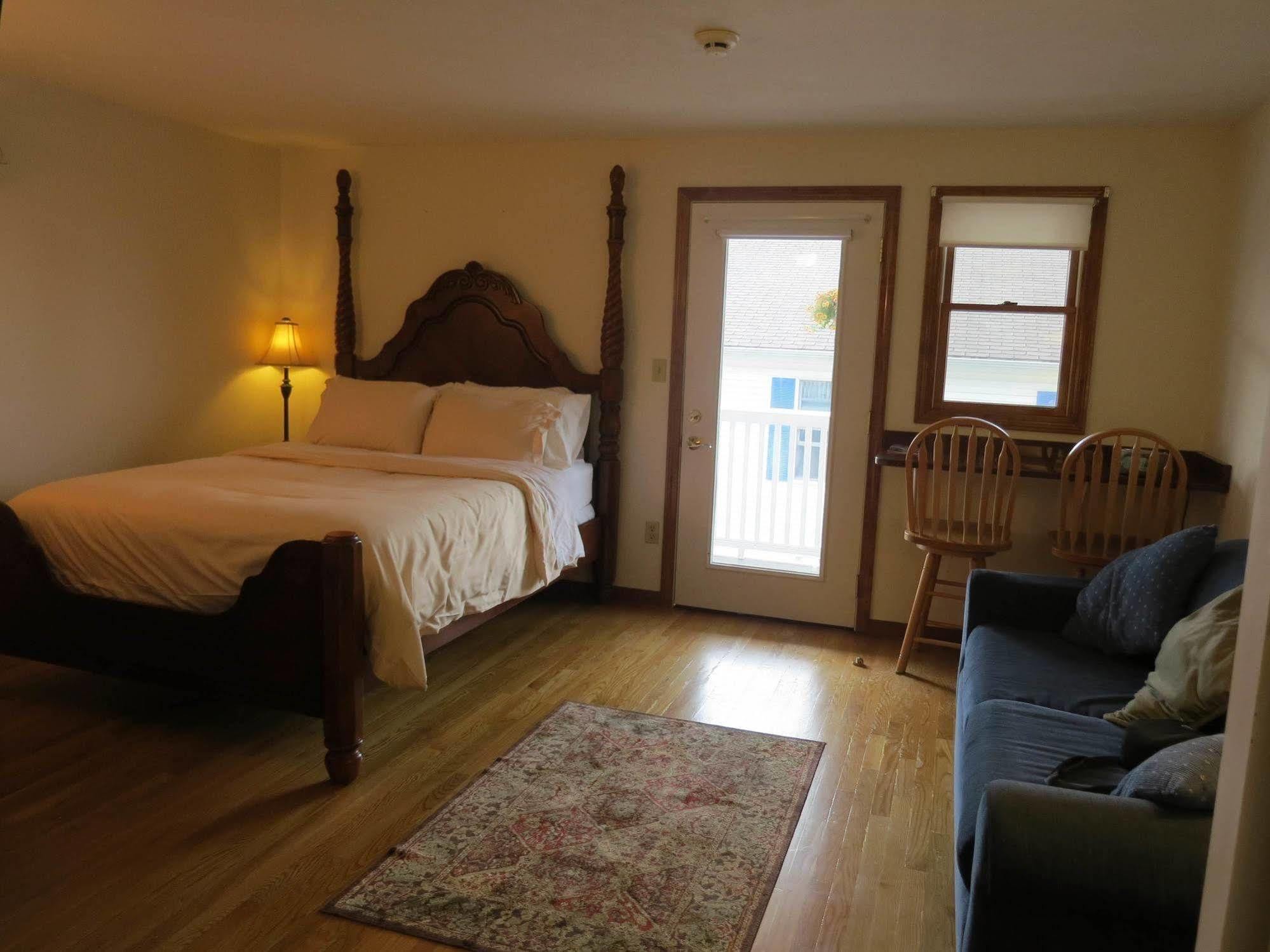 Blue Shutters Inn Carriage House Studios Огънкуит Екстериор снимка