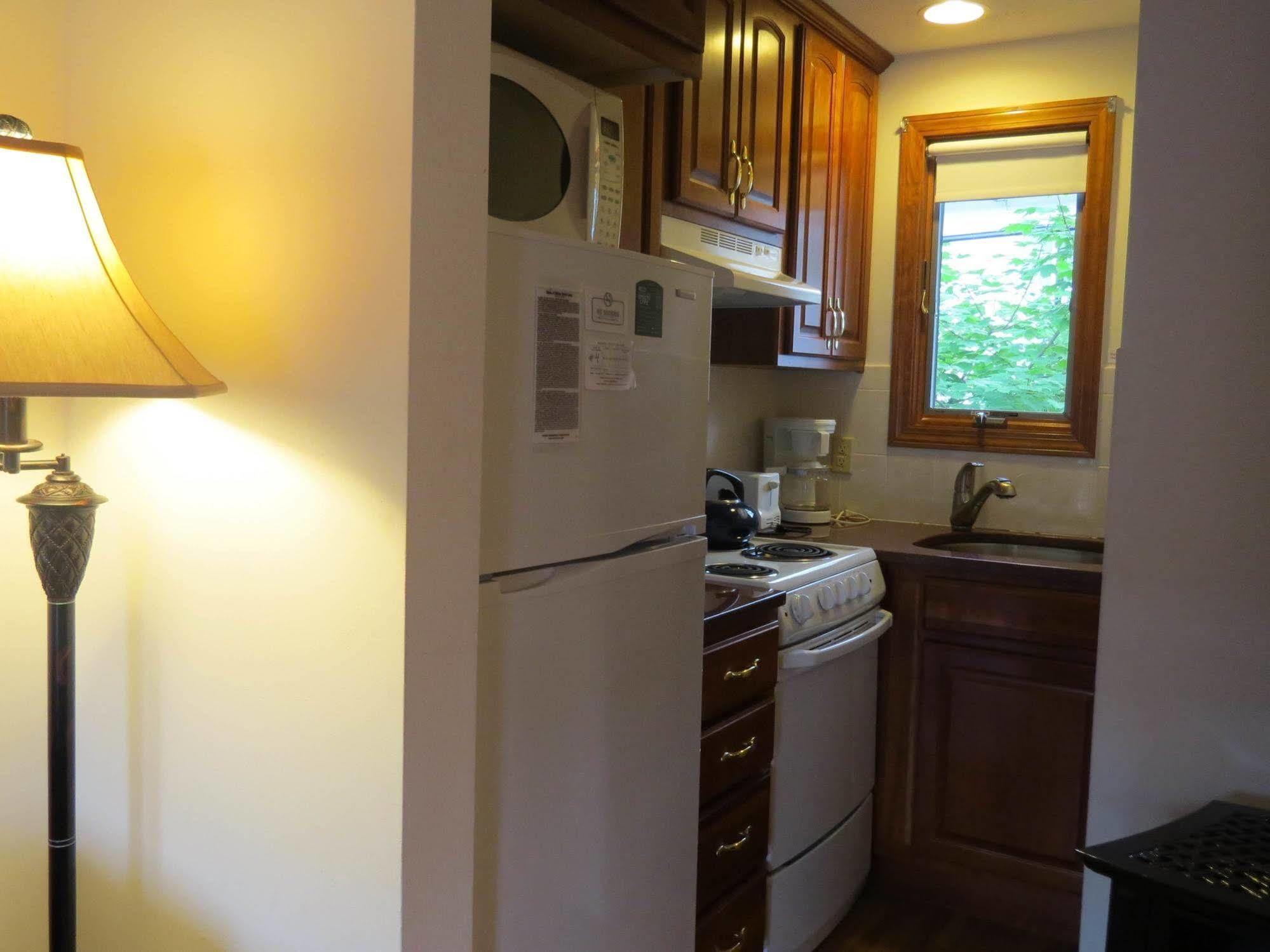 Blue Shutters Inn Carriage House Studios Огънкуит Екстериор снимка