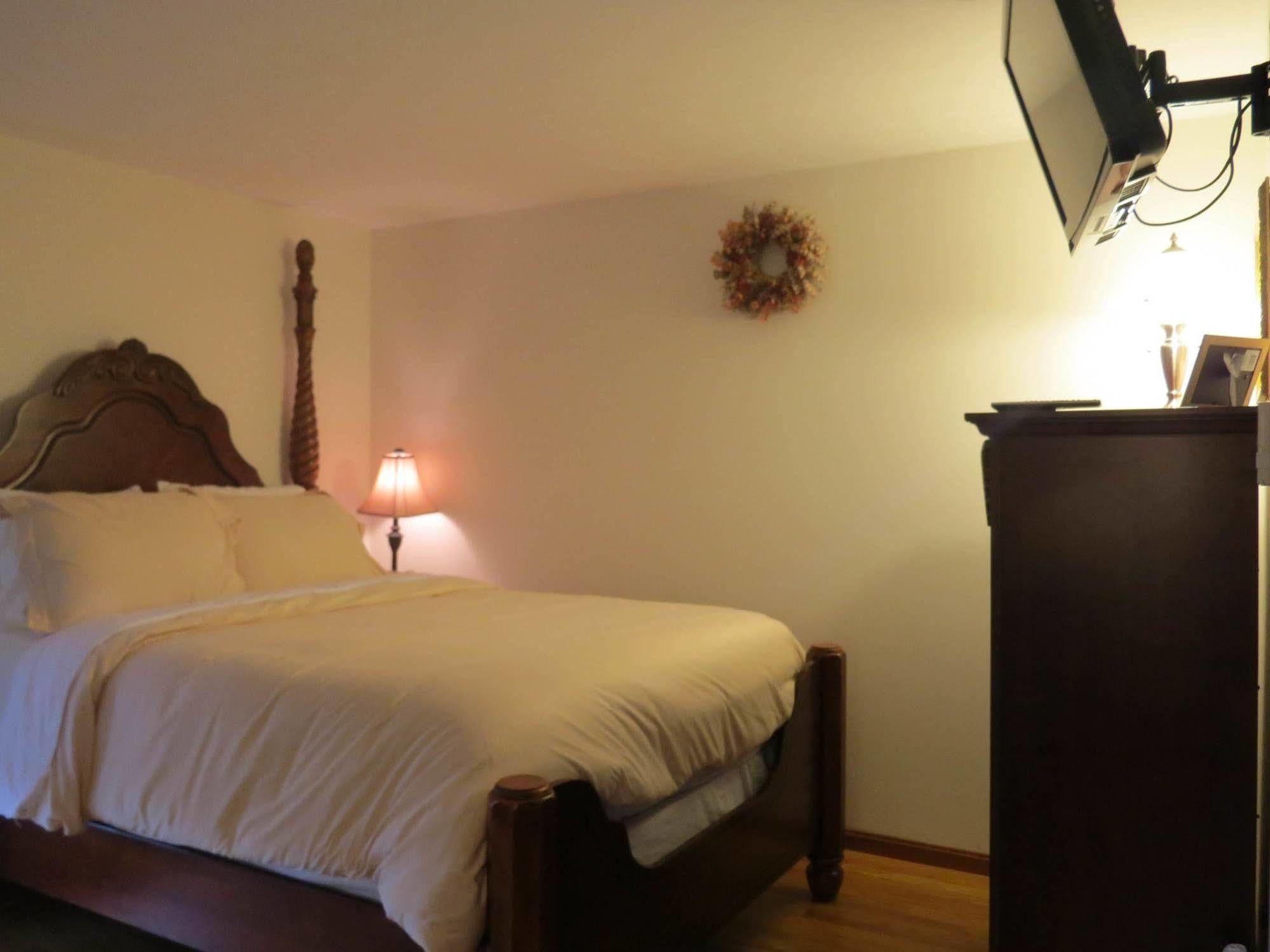 Blue Shutters Inn Carriage House Studios Огънкуит Екстериор снимка