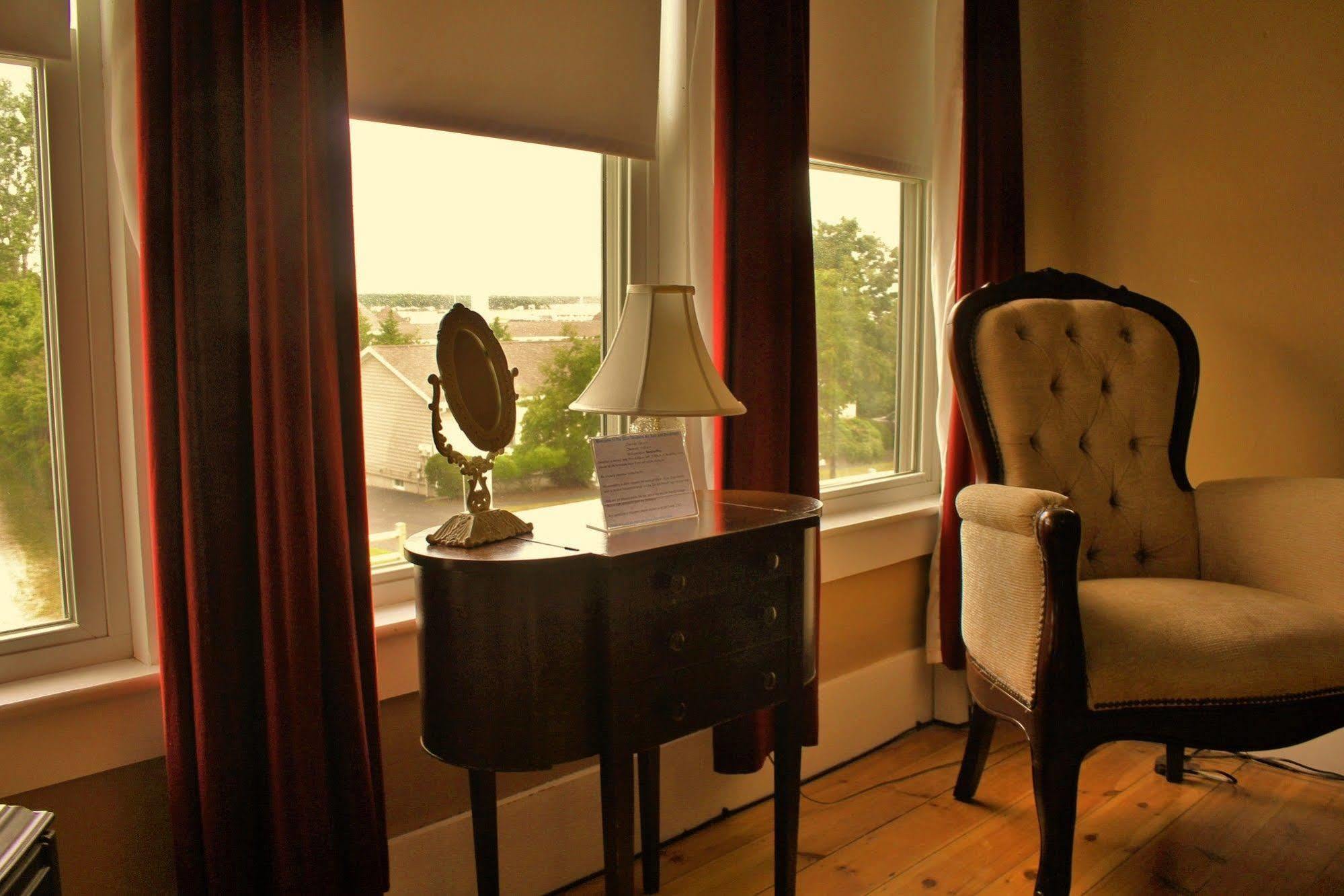 Blue Shutters Inn Carriage House Studios Огънкуит Екстериор снимка