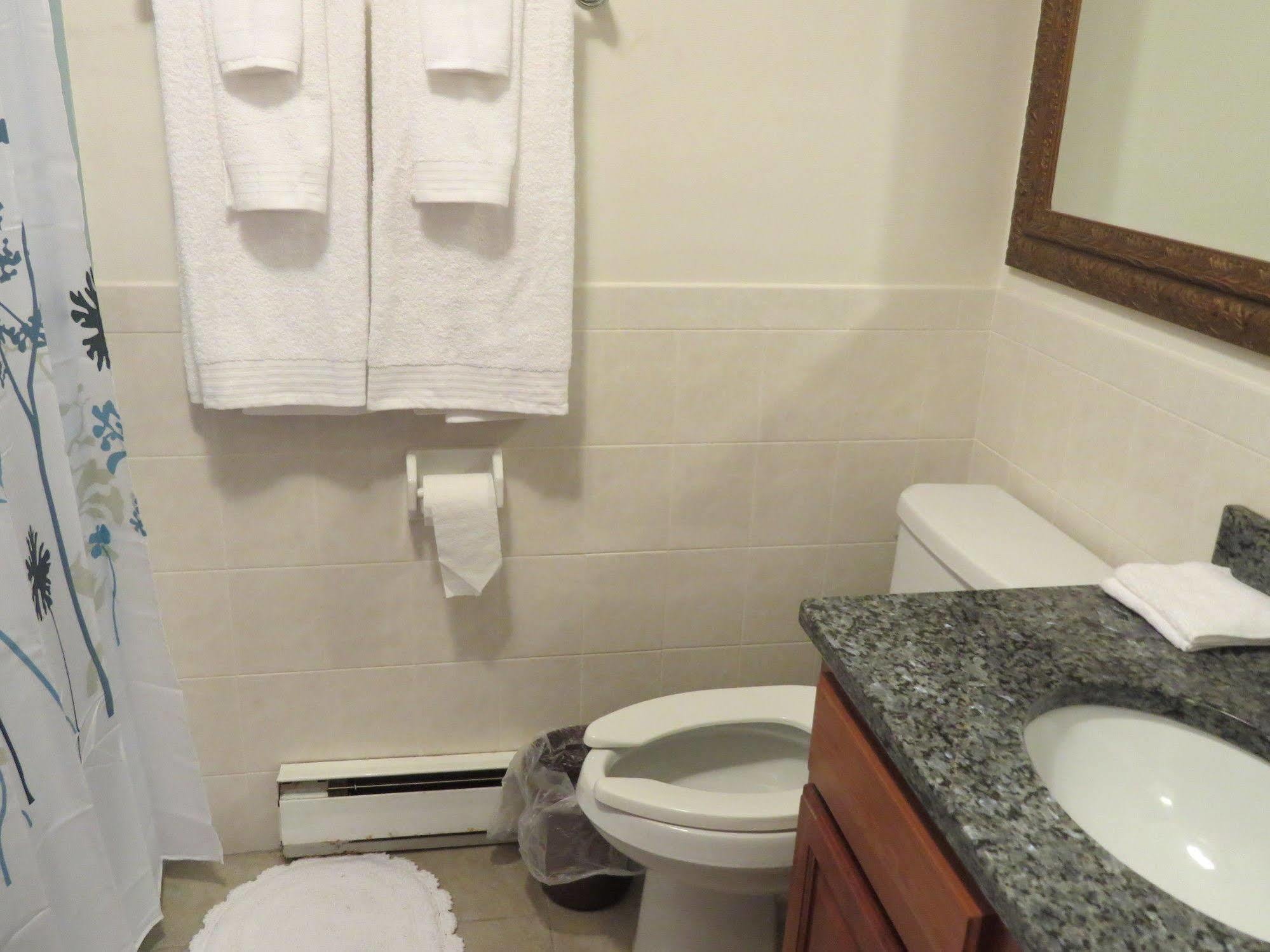 Blue Shutters Inn Carriage House Studios Огънкуит Екстериор снимка