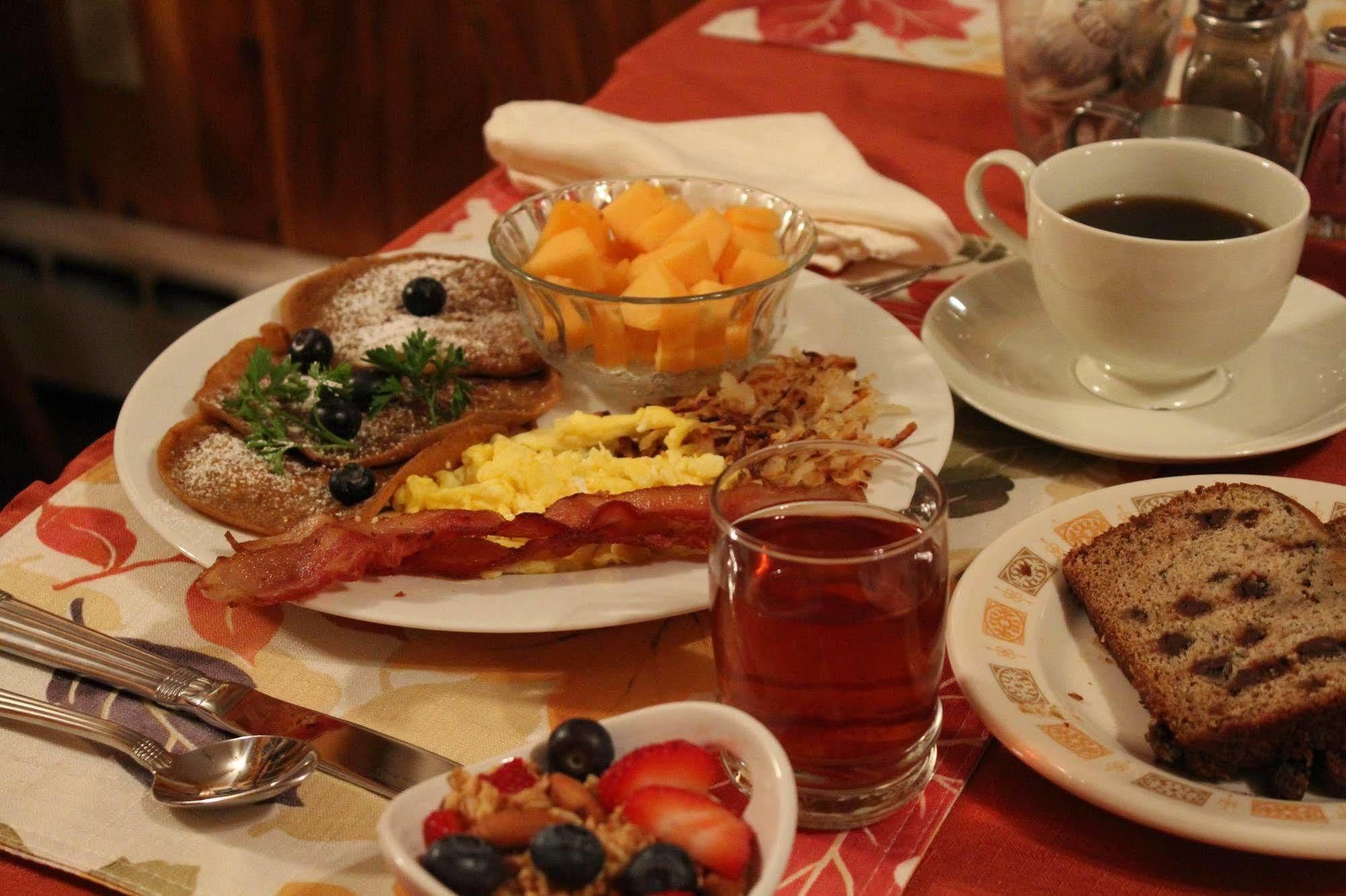 Blue Shutters Inn Carriage House Studios Огънкуит Екстериор снимка