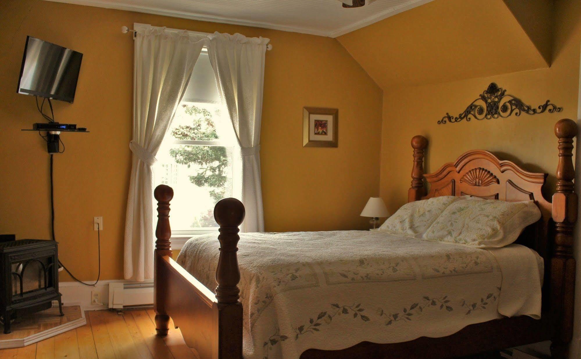 Blue Shutters Inn Carriage House Studios Огънкуит Екстериор снимка